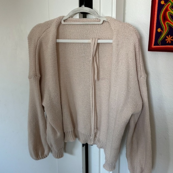 Tan sweater - Picture 1 of 1